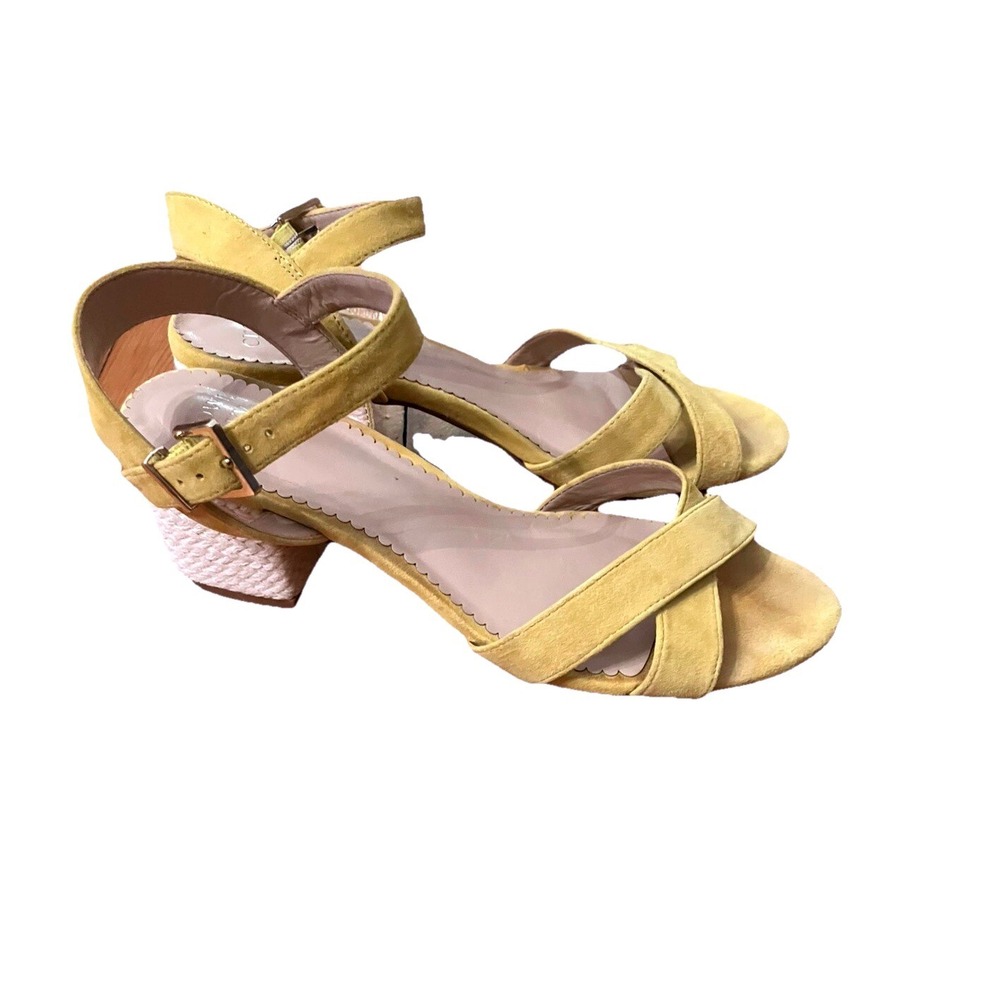 CROWN AND IVY Shoes Sz 8 Gold suede Heel Sandels Strap